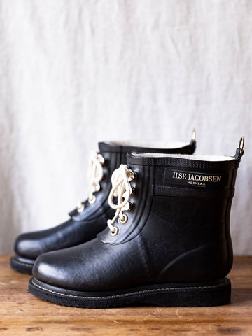 Ilse Jacobsen Short Lace up Boot ~ Black (2022)