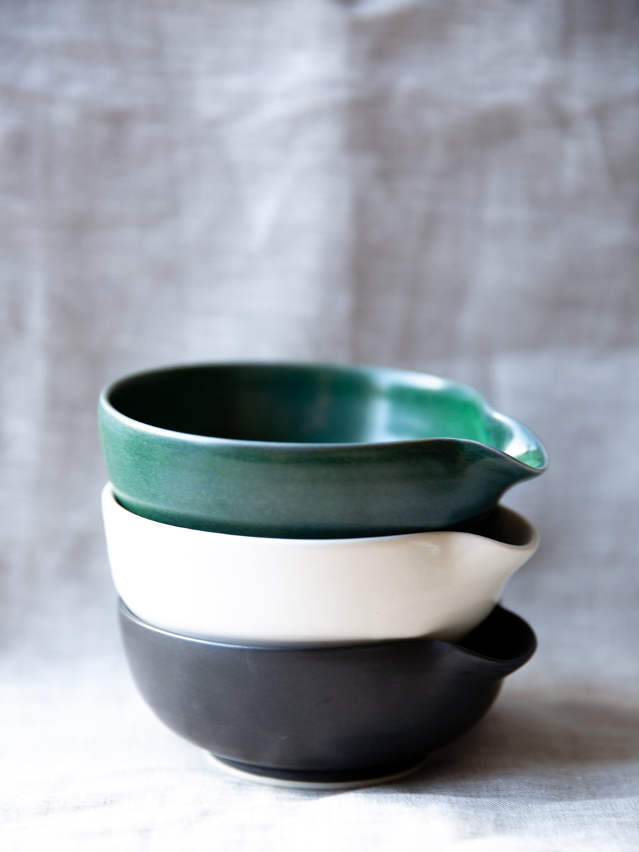 Ana Jensen- Pourer bowls