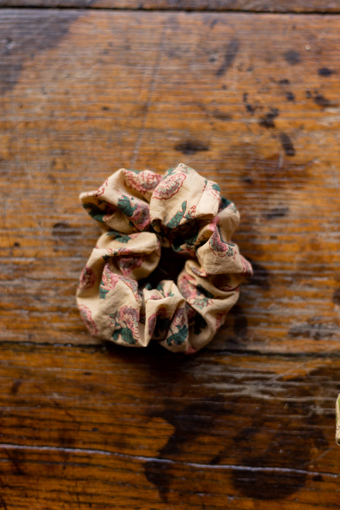 Scrunchie en lin fait à la main