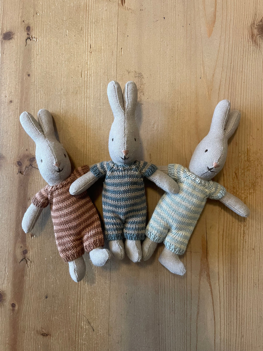 Maileg ~ Micro Lapin avec Gilet