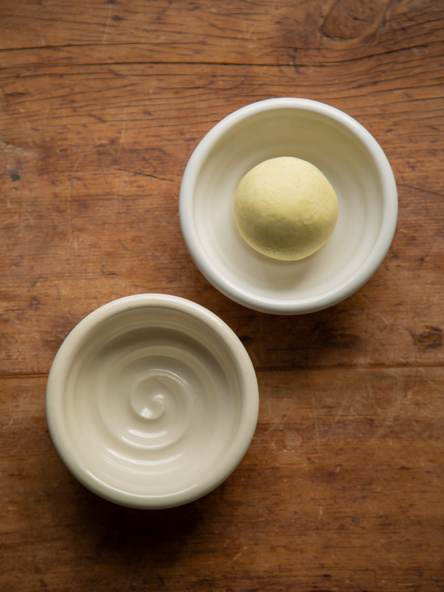Round Ceramic Bowls