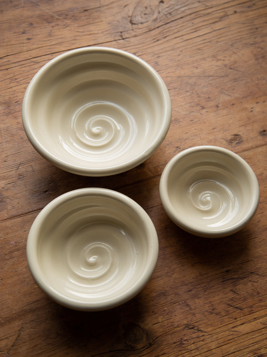 Round Ceramic Bowls