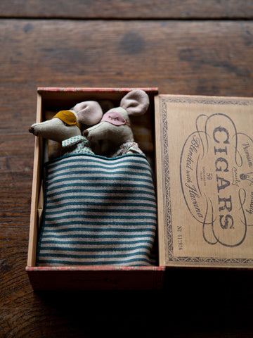 Maileg ~ Mum & Dad Mouse Cigar box