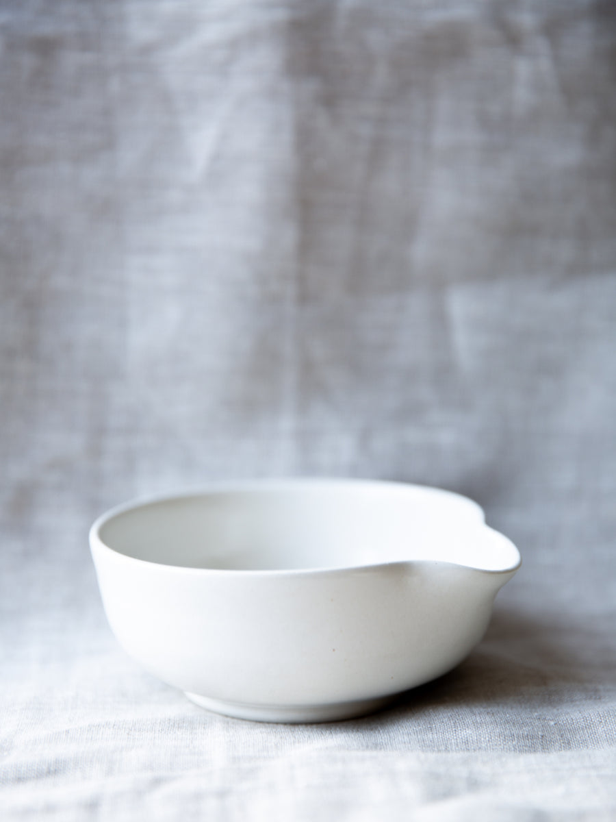 Ana Jensen- Pourer bowls